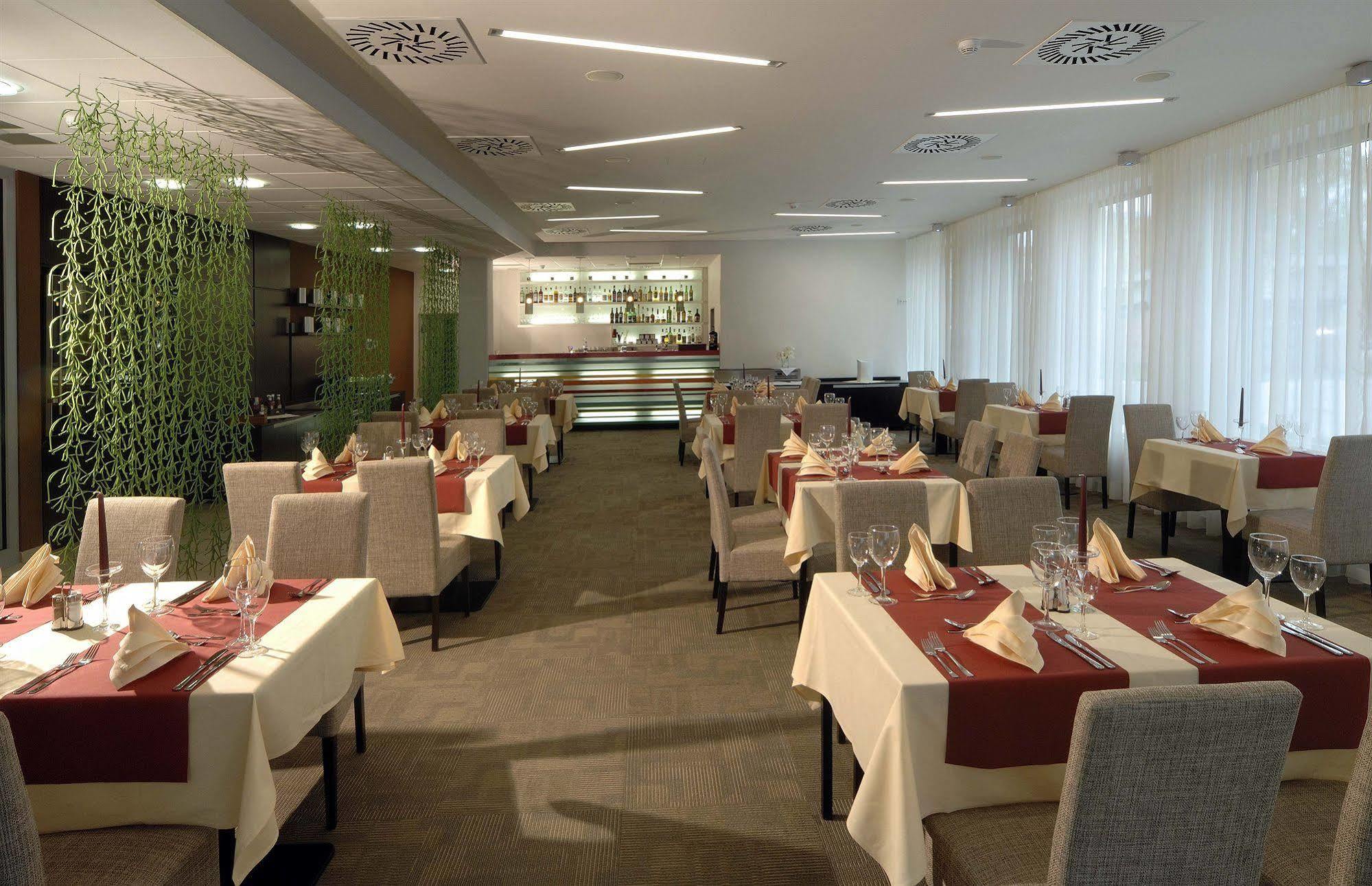 Hotel Euro Παρντούμπιτσε Εξωτερικό φωτογραφία